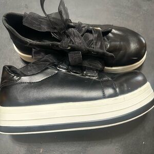 Black Women's Sneakers with Ribbon Laces